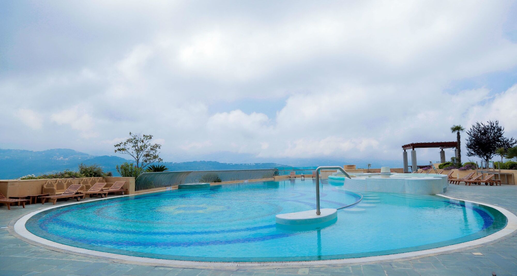 Grand Hills Hotel & Spa Brummana Luaran gambar